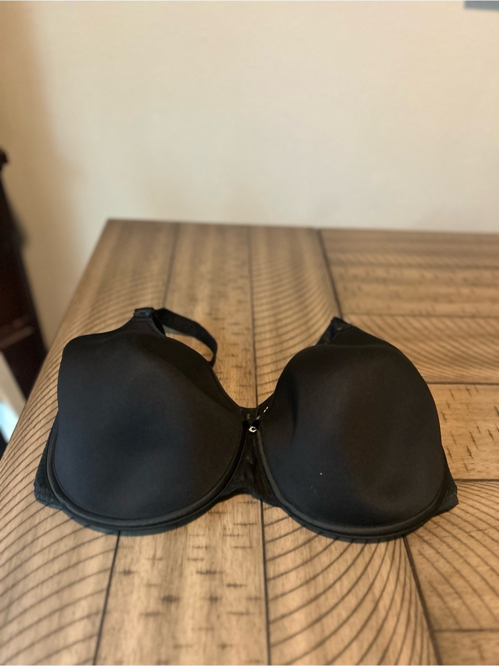 Chantelle Black Smooth T-Shirt Bra 40G